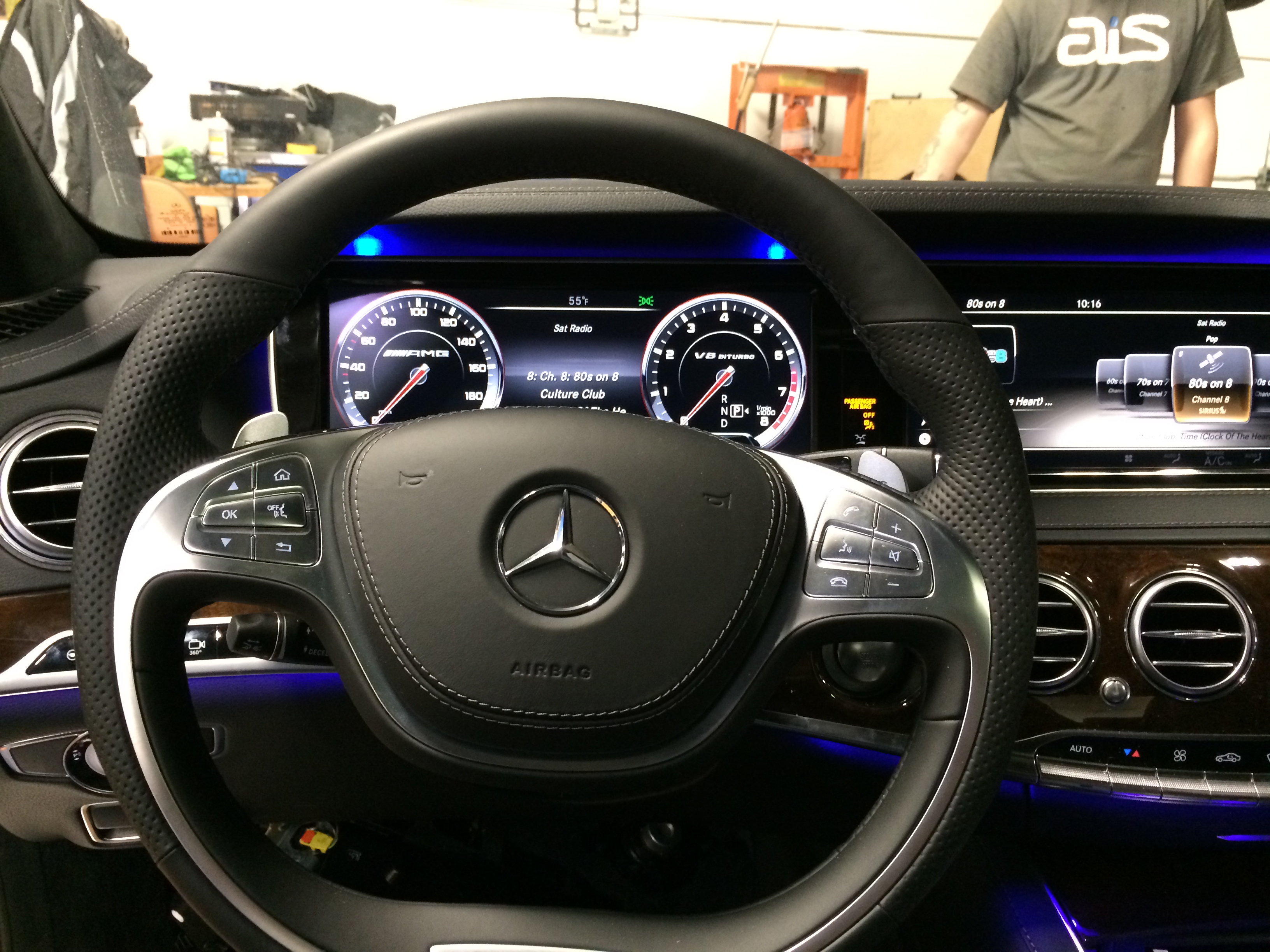 Custom K40 Police Radar Detector Alert LED's and Speaker Installed on 2014 Mercedes Benz CLS63 in Milwaukee, WI