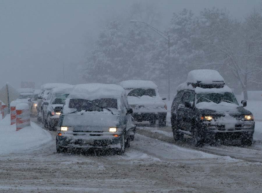 traffic in snowy weather