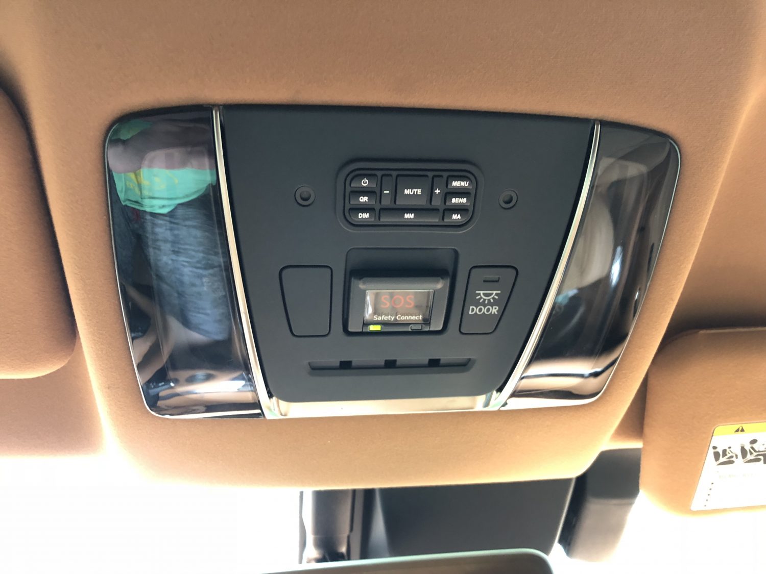 Overhead console in Lexus LC500 with built-in K40 radar detector Expert controller