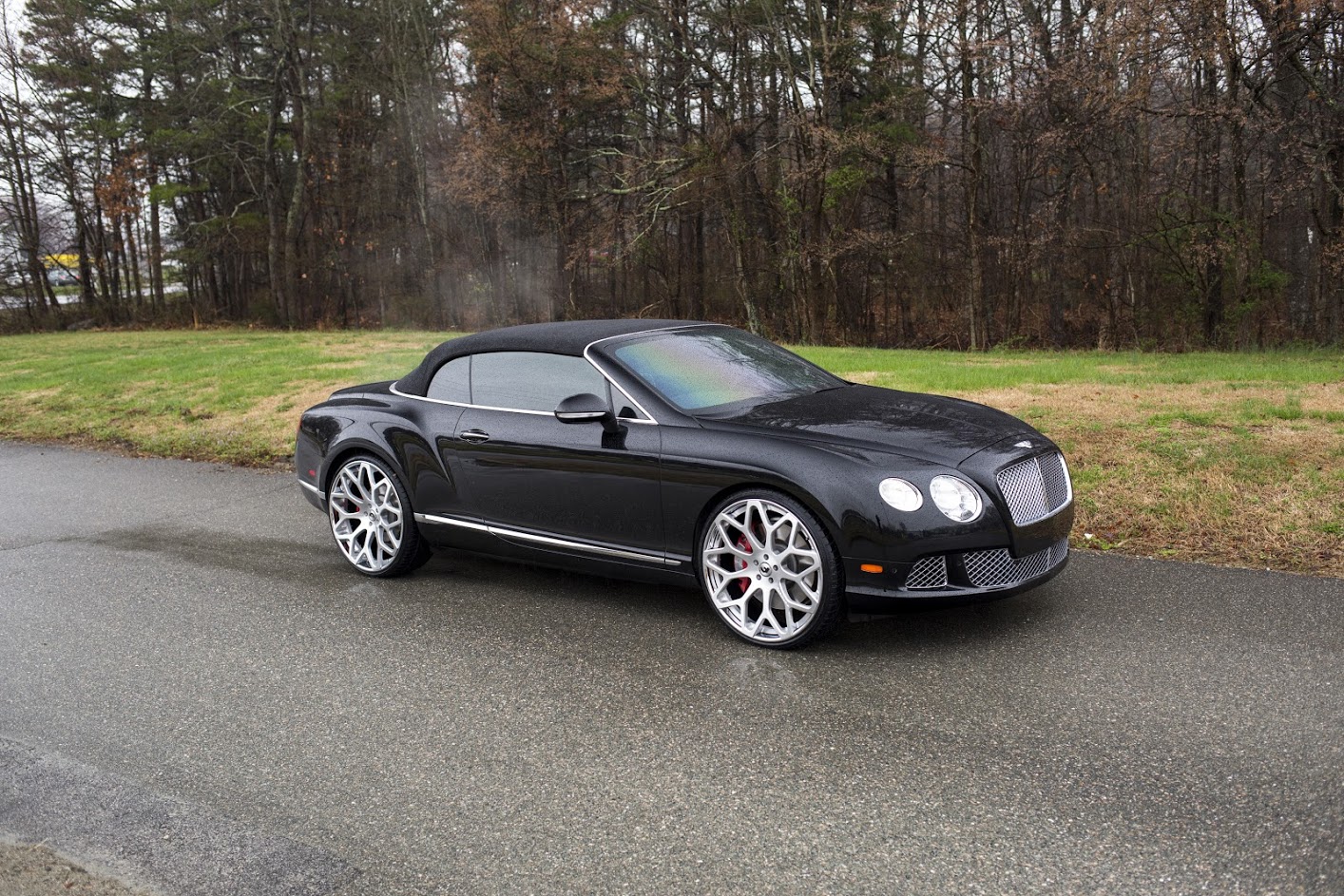 sideview of a 2016 bentley continenbtal